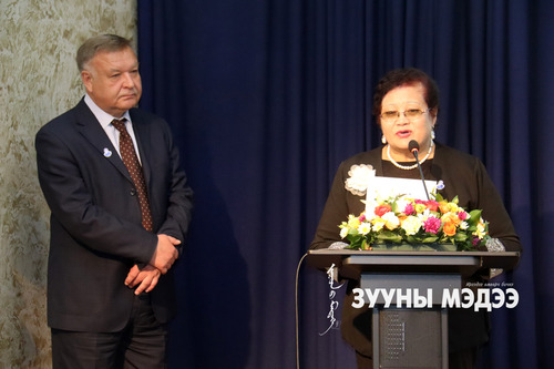 Д.Цогзолмаа “ОХУ-ын боловсрол шинжлэх ухааны Монгол Улс дахь Элч” болов